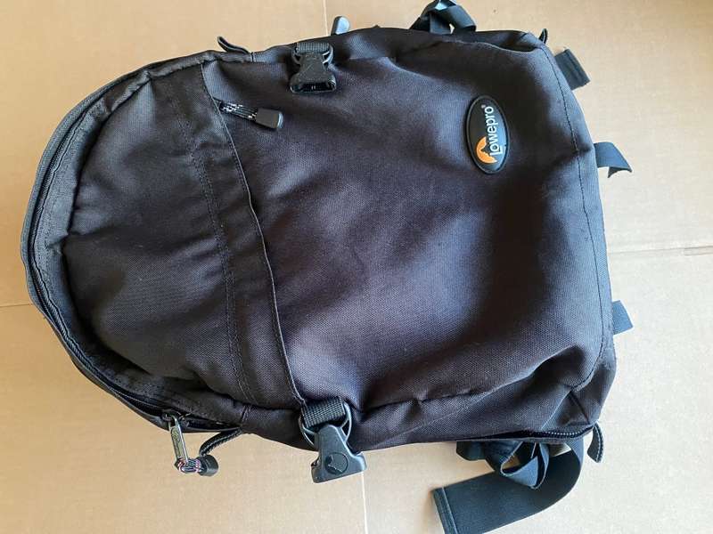 LOWEPRO  CAMERA BAG IN GOOD  CONDITION